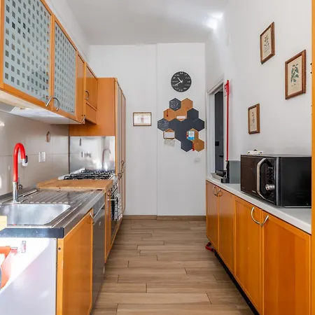 Appartement Meropia House *